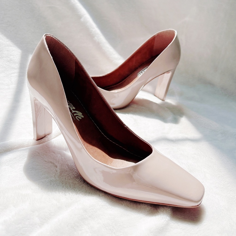 L'intervalle Alecia Nude Patent heels pumps